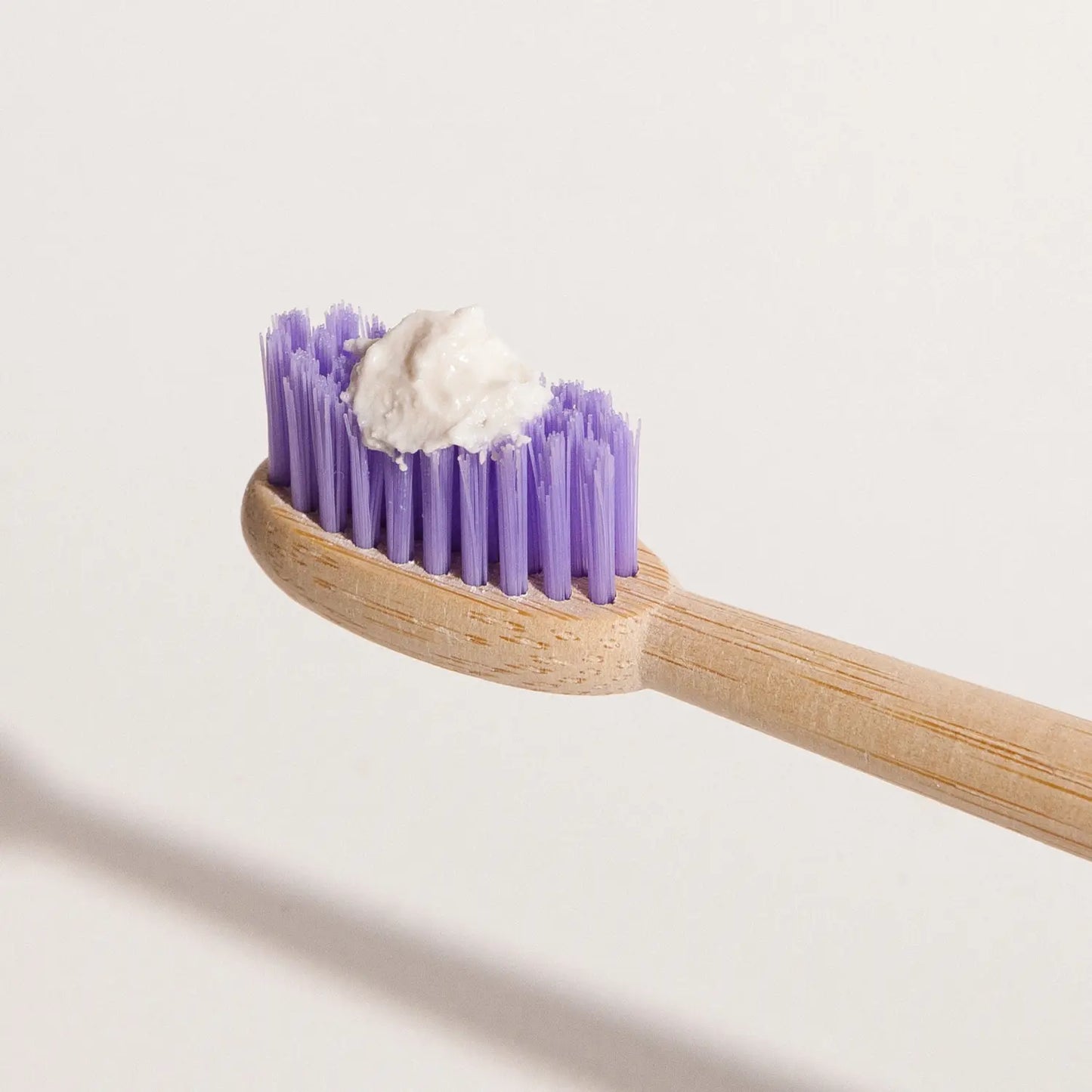 Creme dentário orgânico - HORTELÃ E ÁCIDO HIALURÔNICO (COM FLÚOR)