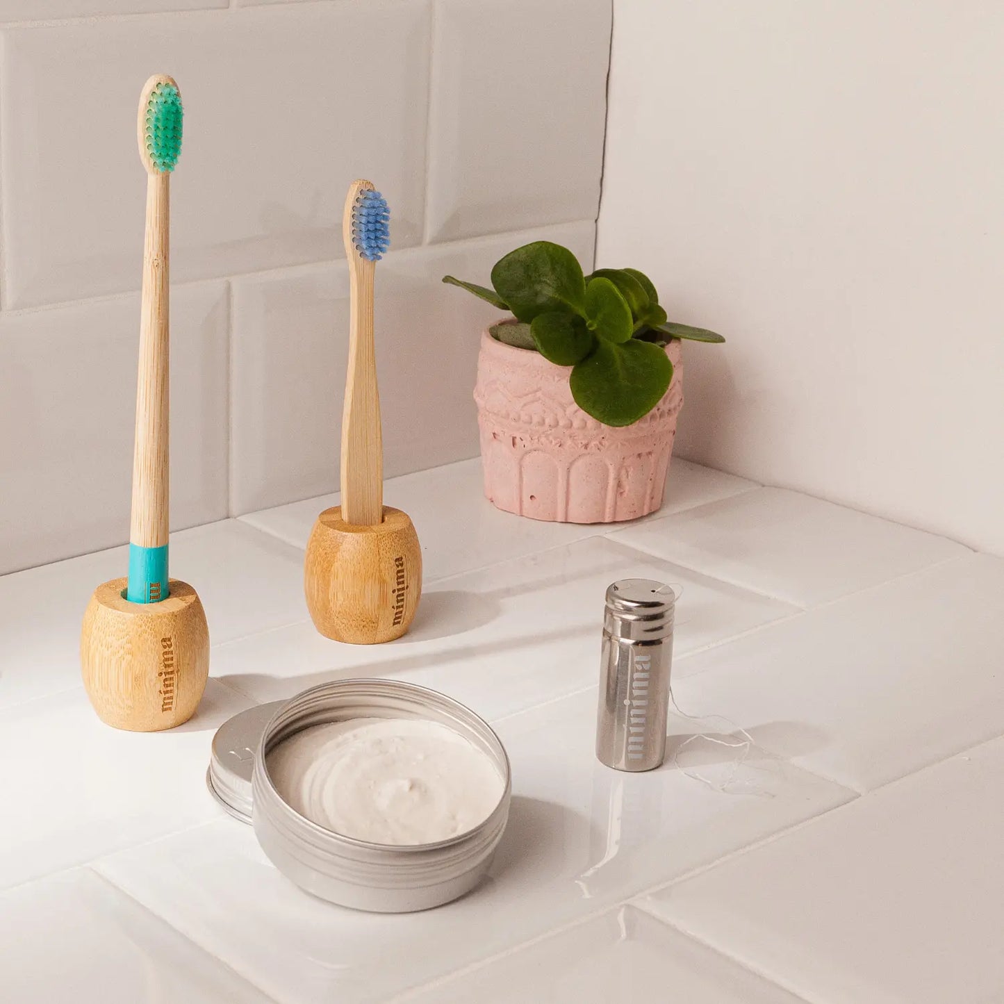 Creme dentário orgânico - HORTELÃ E ÁCIDO HIALURÔNICO (COM FLÚOR)