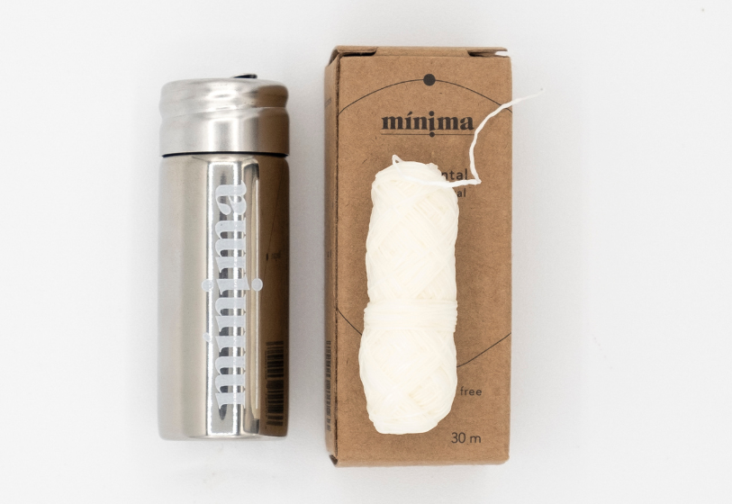 Fio dental 100% biodegradável feito de amido de milho