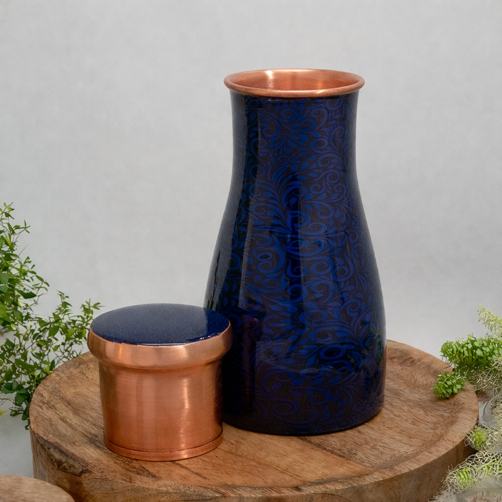 Garrafa de cobre puro com estampa de flores e tampa ± 950 ml